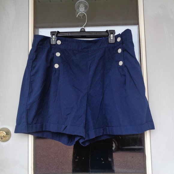 Deleting NWT High rise cuffed short size 18 - Picture 10 of 14